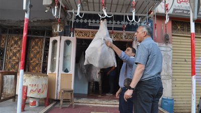 ضبط 141كيلو لحوم فاسدة بمطاعم شهيرة بزفتى