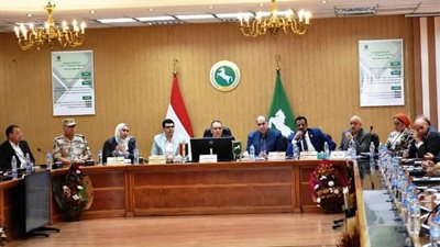 محافظ الشرقية يُهنئ أعضاء الجهاز التنفيذي لاعتماد المخطط التفصيلي لمنطقة بساتين الإسماعيلية