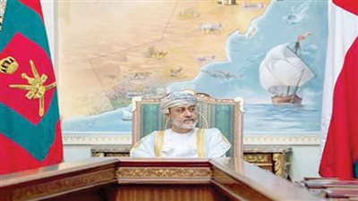 سلطان عمان يوجِّه بحزمة من القرارات فى المجالات الصناعية والاقتصادية والاستثمارية والاجتماعية وتوفير سبل الحياة الكريمة