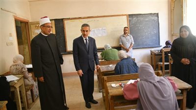 محافظ الغربية يتفقد لجان امتحانات الشهادة الثانوية الأزهرية بطنطا