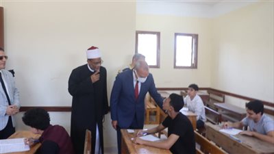 محافظ القليوبية يتفقد أول أيام امتحانات الشهادة الثانوية الأزهرية ببنها