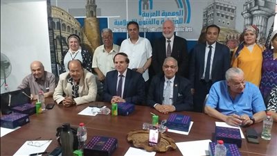 رابطة الجامعات الإسلامية والجمعية العربية للحضارة والفنون توقعان اتفاقية تعاون مشترك 