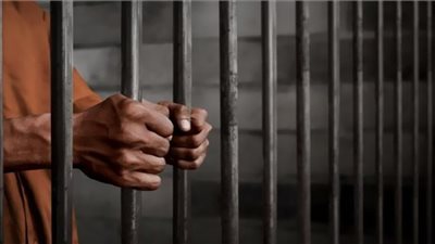 حبس 3 أشخاص في واقعة العثور على جثة شاب في مصرف مائي بالشرقية