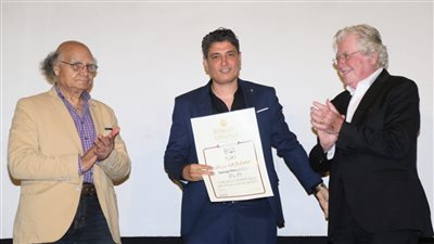 افتتاح اليوبيل الذهبي لمهرجان جمعية الفيلم تحت شعار: تحيا المقاومة لتحيا فلسطين