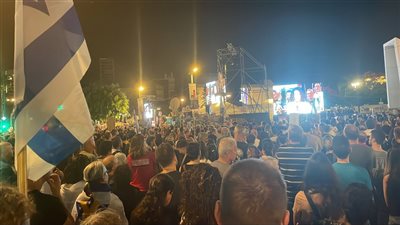 متظاهرون إسرائيليون يغلقون شارع رئيسي قرب صفد بسبب الأوضاع الأمنية