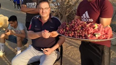 توزيع البطيخ بدلا من المشروبات الغازية في دورة كرة قدم بالمنوفية 