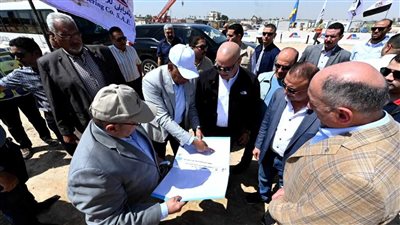 وزير الإسكان ومحافظ الإسكندرية يتفقدان مشروع إنشاء القوس الغربي لمحور اللواء عمر سليمان
