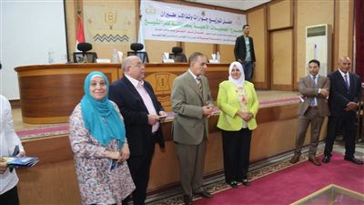 محافظ كفر الشيخ يوزع 314 جواز وتأشيرة سفر على الحجاج 