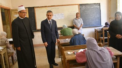 محافظ الغربية يطمئن على امتحانات الثانوية الأزهرية