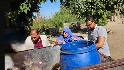 ضبط تروسيكل يقوم بتوزيع لحوم مريضه على المحلات في سوهاج 