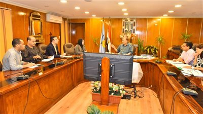 محافظ أسيوط يستكمل لقاءاته مع أعضاء مجلسي النواب والشيوخ لبحث مطالب المواطنين