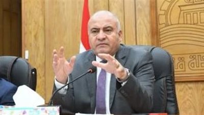 محافظ قنا يوجه بسرعة تنفيذ مشروعات الخطة الاستثمارية