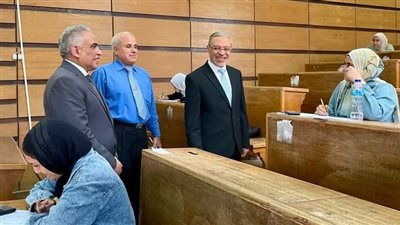 رئيس جامعة طنطا يتفقد امتحانات الفصل الدراسي الثاني بكلية الزراعة