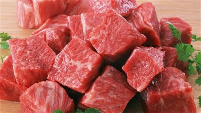 إنخفاض طفيف بأسعار اللحوم والدواجن البيضاء اليوم الأحد بالفيوم 