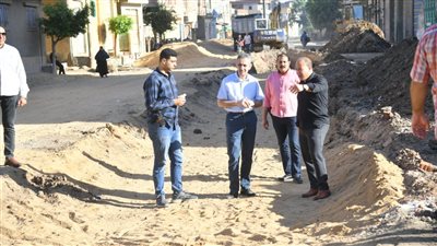 محافظ الغربية يتابع مشروعات الرصف والتطوير ببسيون