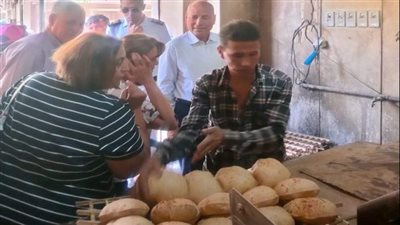 نائب المحافظ عن المنطقة الشرقية يتفقد مخابز عين شمس 