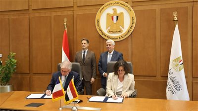 وزير التعليم العالي يشهد توقيع اتفاق بين الجامعة الفرنسية في مصر وجامعة باريس 1 