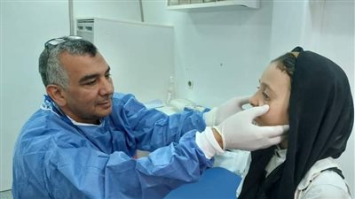 محافظ دمياط تتلقى تقريرا حول نتائج القافلة الطبية التي أطلقتها إدارة القوافل بمديرية الصحة 