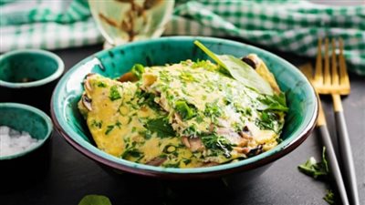 يقوي العظام| طريقة عمل البيض الأومليت بالسبانخ