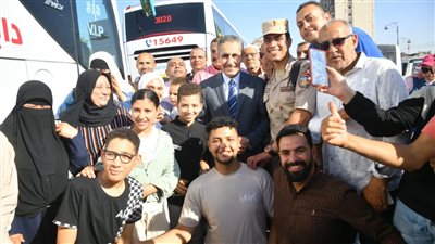محافظ الغربية يودع حجاج الجمعيات قبل سفرهم لبيت الله الحرام