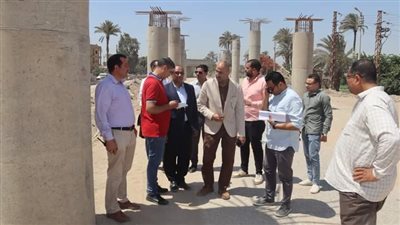 سكرتير بنى سويف يتابع مستجدات مشروع كوبرى المزلقان على الطريق الزراعي