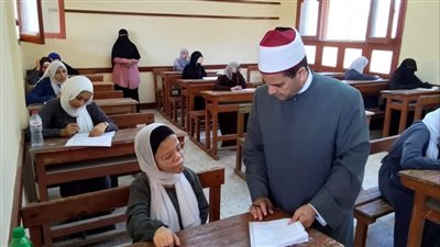 طلاب الأدبي يؤدون امتحان القرآن الكريم بالثانوية الأزهرية 