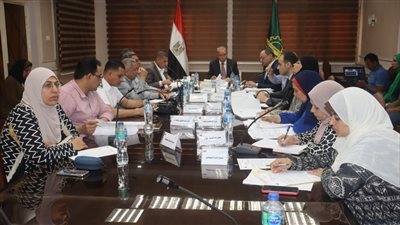 محافظ القليوبية يتابع أعمال اللجنة المشكلة لتنظيم انتظار المركبات في الشوارع والساحات