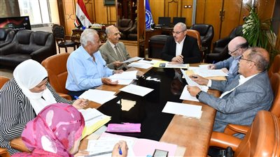 جامعة القناة تعلن فوز الدكتور إبراهيم عاشور بجائزة العطاء 