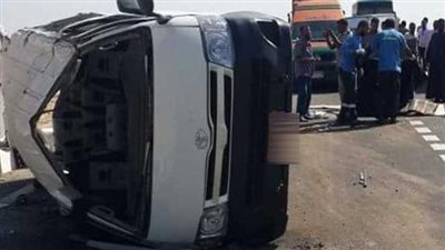 إصابة 12 شخصا اثر انقلاب ميكروباص على محور 26 يوليو