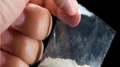 المشدد 7 سنوات للمتهم بحيازة مواد مخدرة 