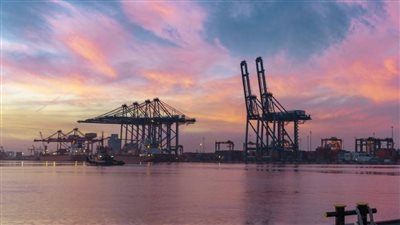 سلطنة عُمان تبدأ استخدام الوقود الحيوي في القاطرات البحرية بميناء صحار