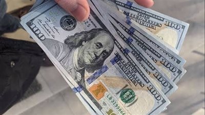 الدولار يتعافى بعد تراجع بسبب بيانات اقتصادية ضعيفة