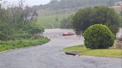 عاصفة تضرب مقاطعة ساحلية في جنوب أفريقيا وسقوط ضحايا