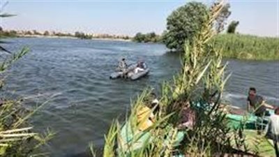الإنقاذ النهرى بالقليوبية يكثف جهوده لانتشال جثة شاب غرق فى النيل