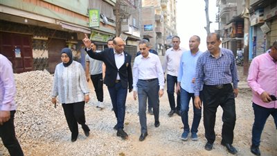 محافظ الغربية يتابع مشروعات الرصف والتطوير بالمحلة الكبرى