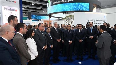 مدبولي وعبدالغفار يتفقدان جناح شركة سيمنز هيلثنيرز خلال فعاليات المعرض الطبي الإفريقي