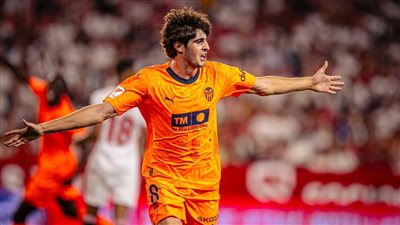 برشلونة يطلب ضم نجم فالنسيا مقابل 25 مليون يورو 