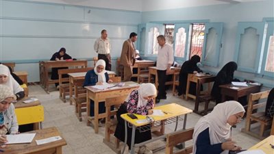 طلاب الثانوى الأزهرى: امتحان الجبر السهل الممتنع بالإسكندرية 