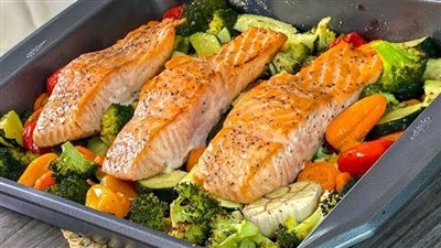 صحي وسريع.. طريقة عمل سمك السلمون في القلاية الهوائية