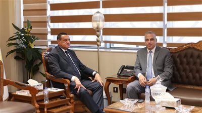 وزير التنمية المحلية يتابع مع محافظ سوهاج الموقف التنفيذي للمشروعات التنموية والخدمية 