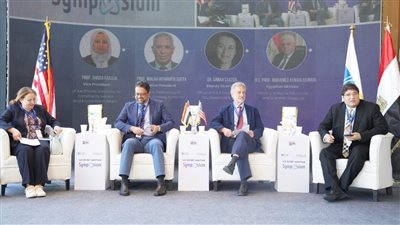 انطلاق الملتقي العلمي للمجلس المصري الأمريكي المشترك للعلوم بجامعة عين شمس 