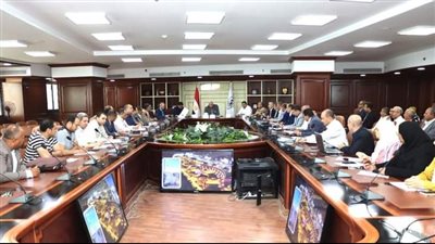 تقنين 13 طلب في إجتماع اللجنة العليا لأملاك الدولة ببني سويف