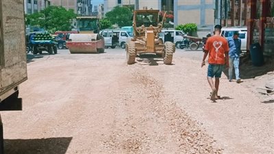 محافظ الغربية يتابع أعمال رصف وتطوير شارع سكة زفتى