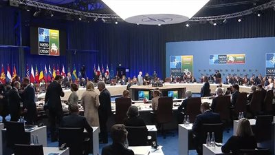 قائد  بحلف الناتو: مستعدون للدفاع عن أراضي التحالف