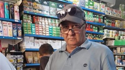 حي شرق مدينة نصر ينهي إجراءات تراخيص المحال العامة في أمكانها