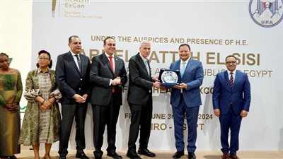 رئيس الاعتماد والرقابة الصحية يشارك في تكريم المؤسسات الفائزة بجائزة 