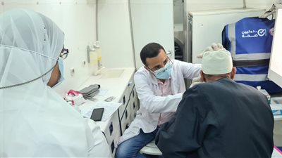 الكشف على 8095 مواطن خلال قافلة طبية بأبوحمص 