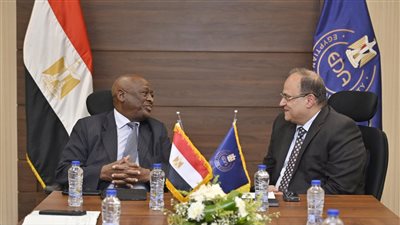 رئيس هيئة الدواء يبحث مع وزير الصحة الناميبي تفعيل سبل التعاون بين البلدين