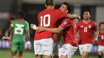 رغم الفوز على بوركينا فاسو.. أداء المنتخب المصري يُغضب جماهير الكرة بالفيوم  
