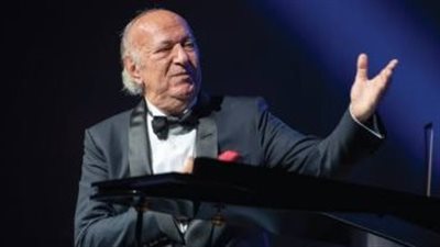 عمر خيرت يخفف على حضور حفله بقصر عابدين موجة الحر.. ماذا فعل؟ 